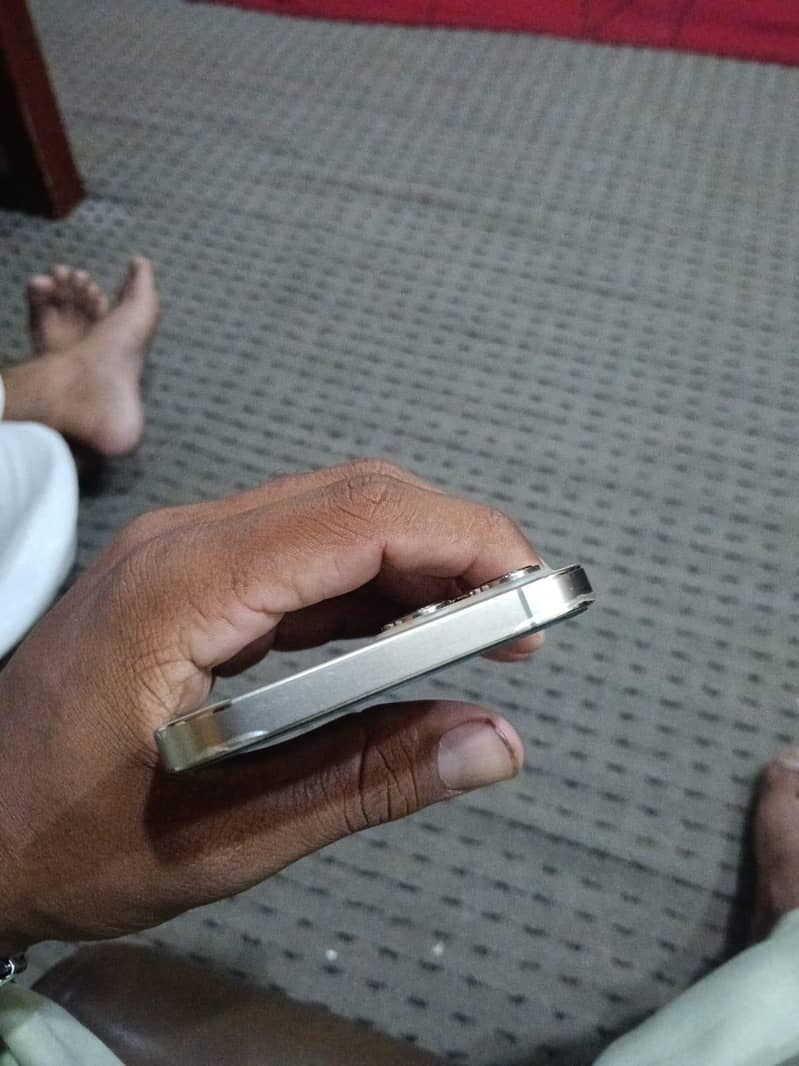 Apple iPhone 12 Pro Max 4
