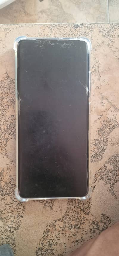 1 dot and glass crack