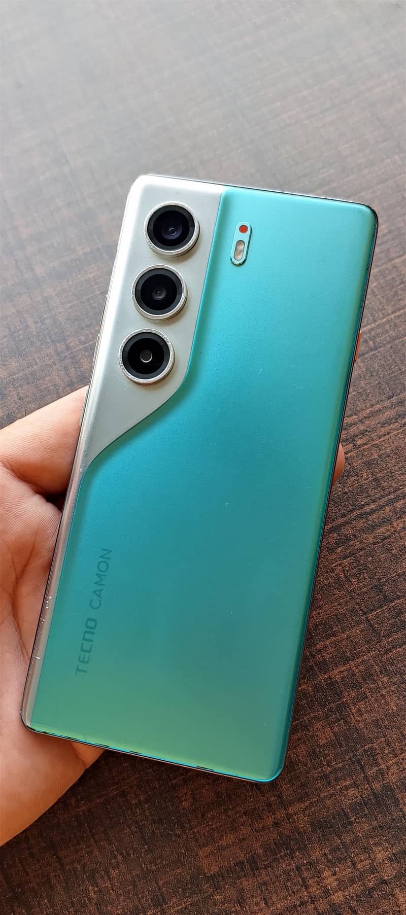 Tecno CAMON 40 Pro 0