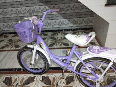 Girls purple bicycle,,Good condition like new