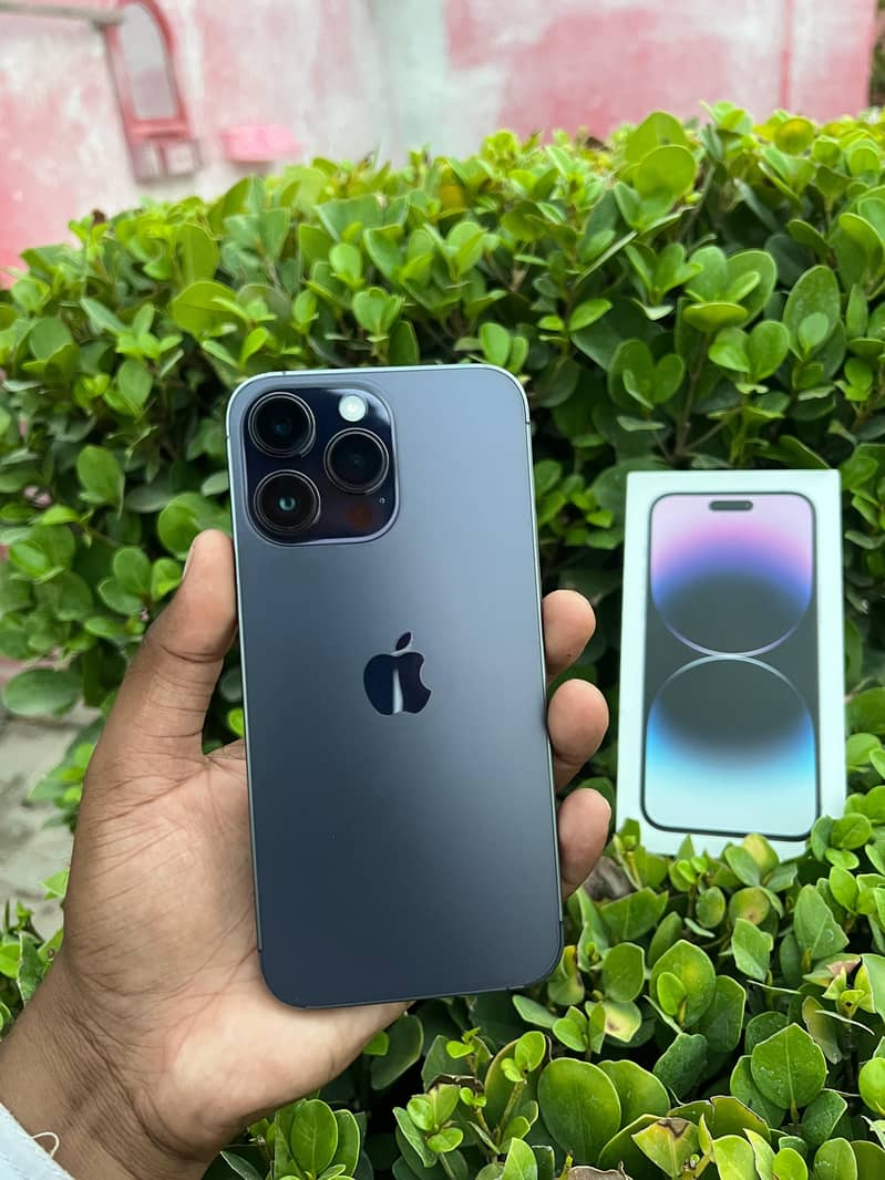 Apple iPhone 14 Pro Max 1