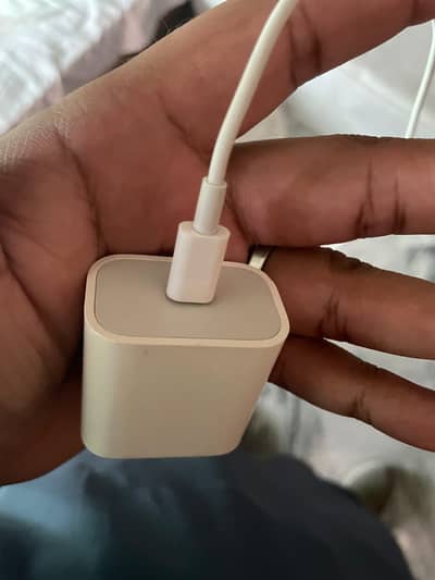I PHONE ORIGINAL CHARGER