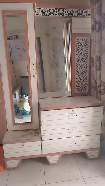 urgent sale dressing condition 7 out of 10