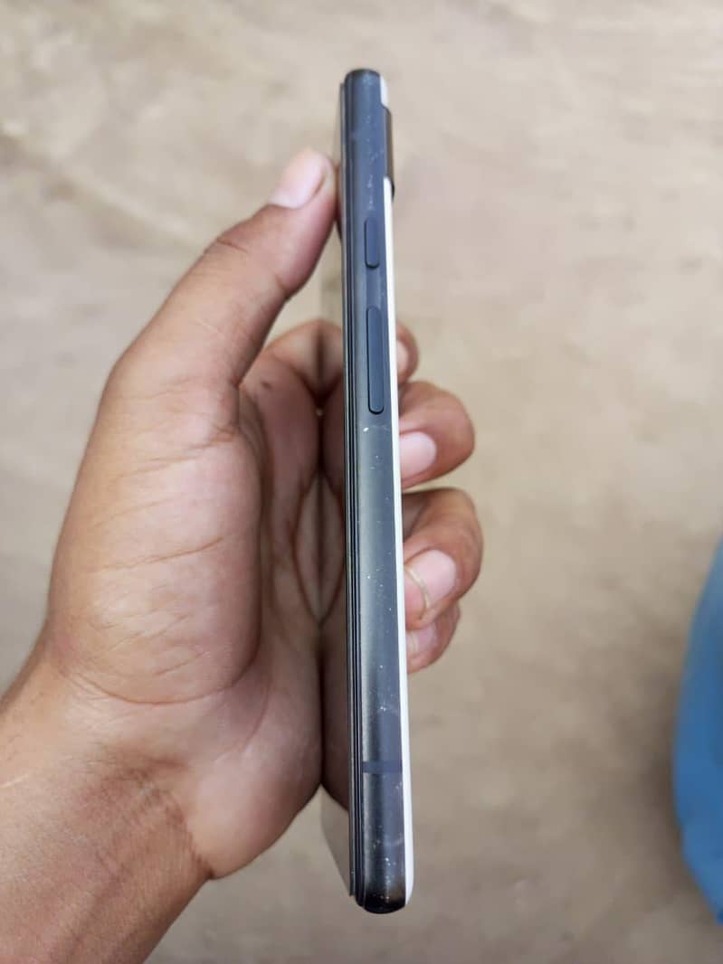 Google Pixel 6a 5