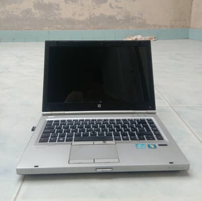 HP elitebook | 8gb ram | 128 ssd + 256 harddrive | i5 turbo boosted