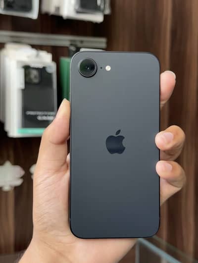 Apple iPhone 16e