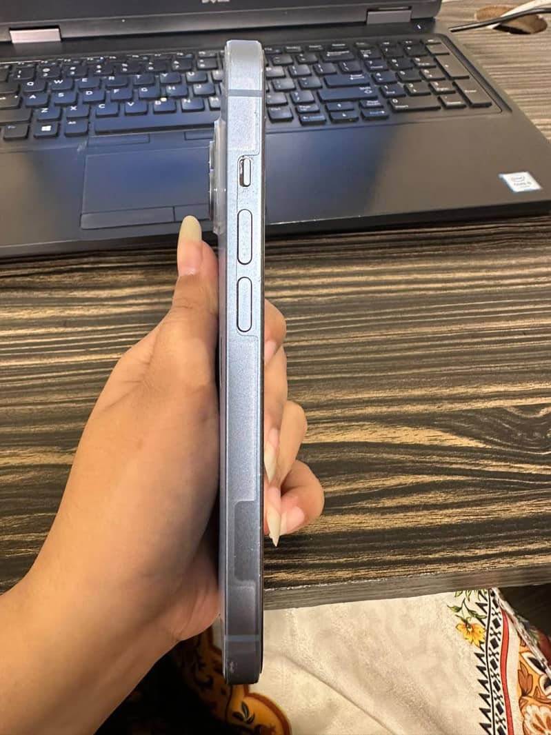 Apple iPhone 14 4