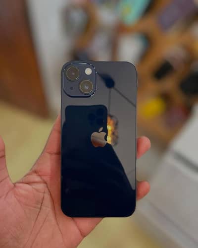 Apple iPhone 13