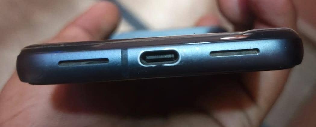 Google Pixel 8 4
