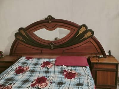 Bed set urgent for sale final 12000 pure wooden