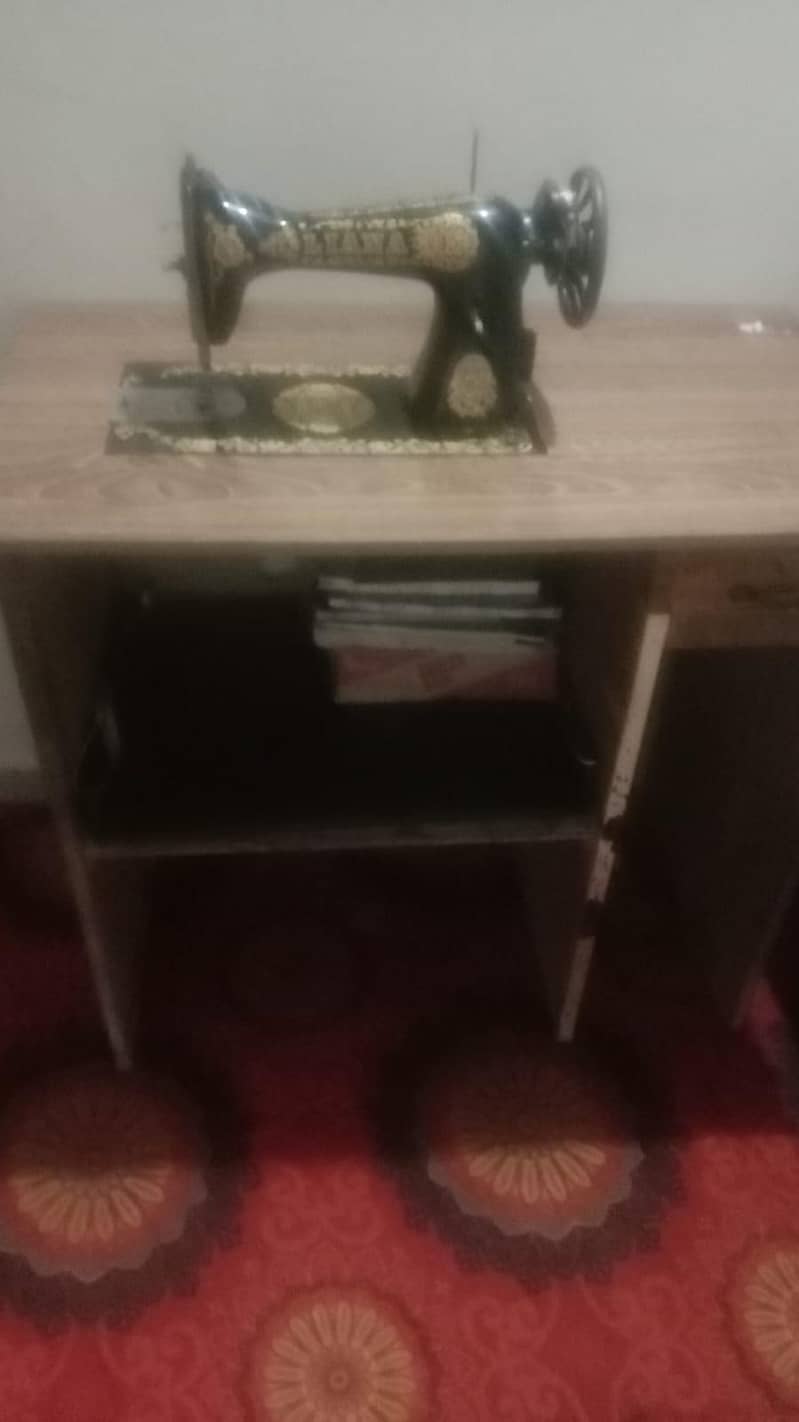 SEWING MACHINE 1