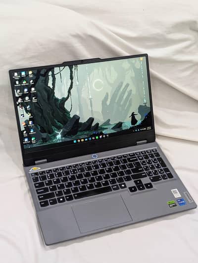 LENOVO LOQ 15irx9 GAMING LAPTOP 10/10 CONDITION