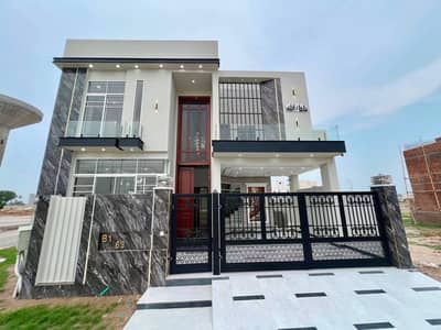 10 Marla Modern House Available In DHA Multan