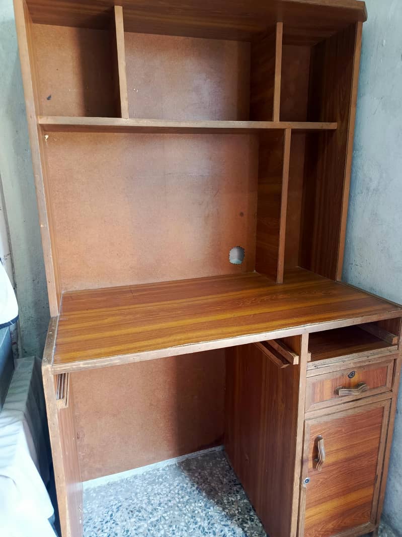 Computer Table in Solid Wood 1
