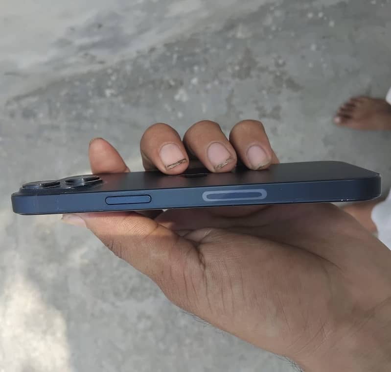 Apple iPhone 14 4