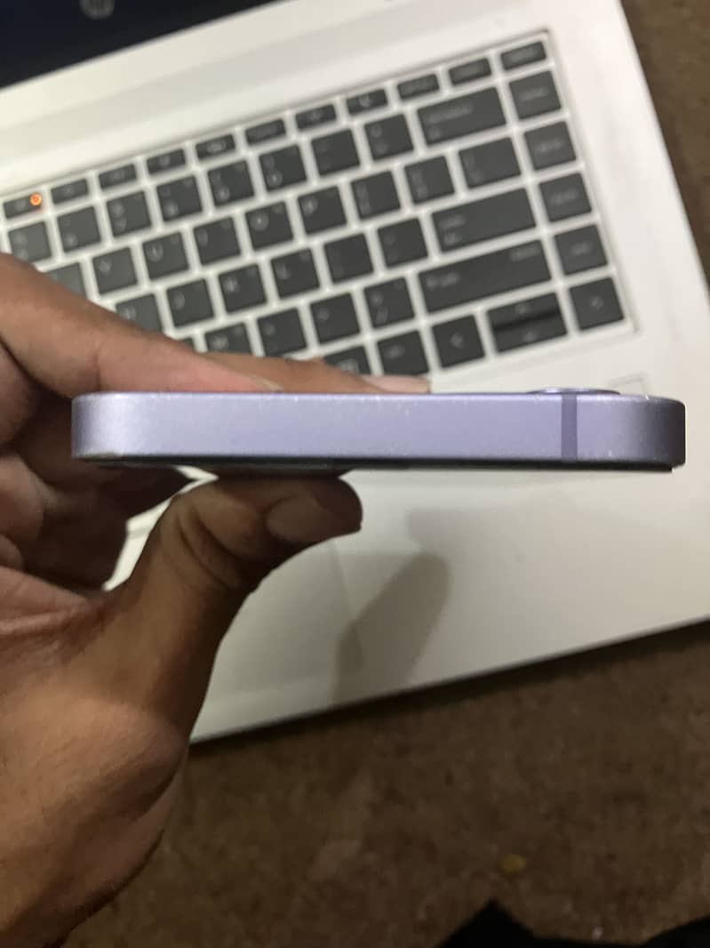 Apple iPhone 12 7