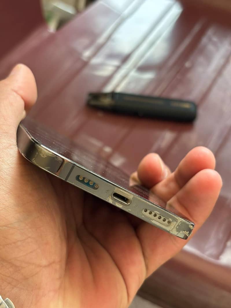 Apple iPhone 13 Pro Max 11