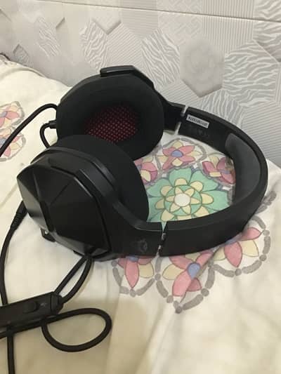 TRUST WARD HEADPHONES  GAMING