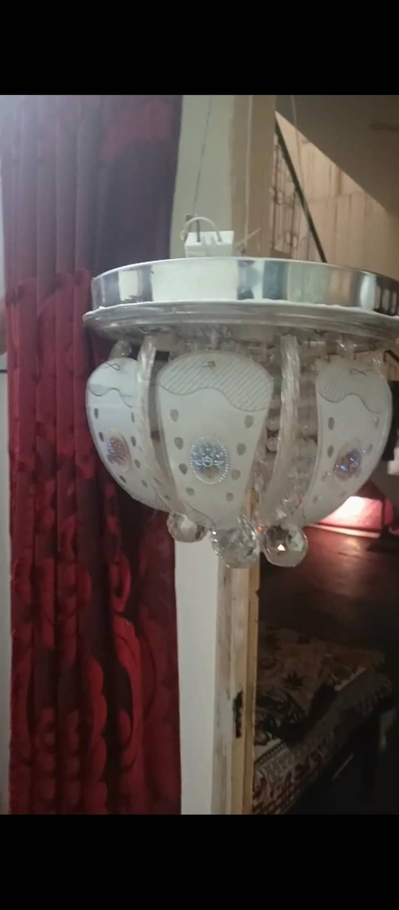 Chandeliers 0