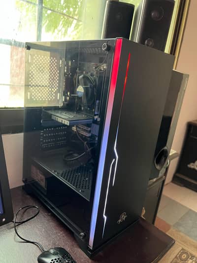 Gaming PC With All Accessories LCD, Mouse, Keyboard and CPU.