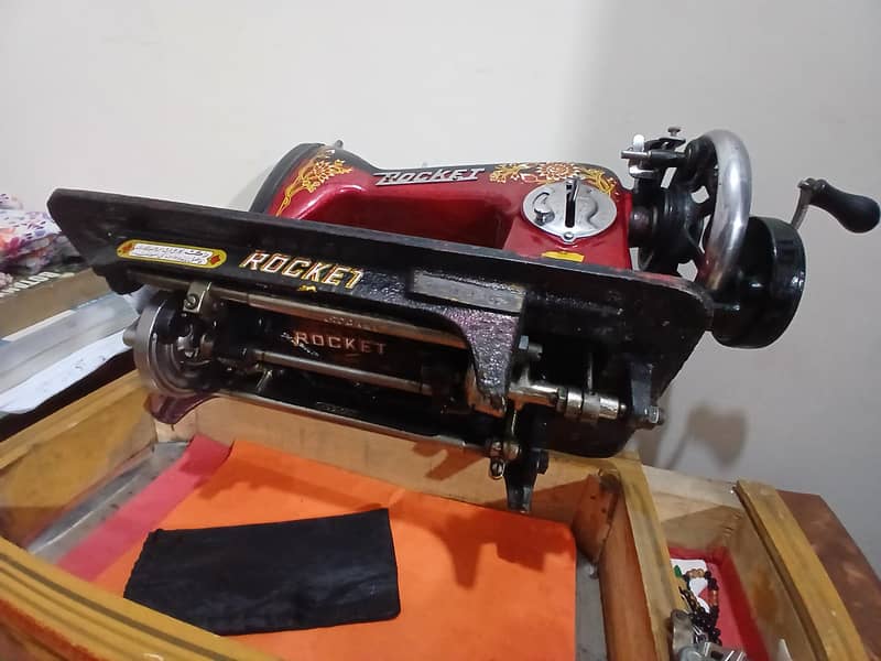Rocekt sewing machine 2