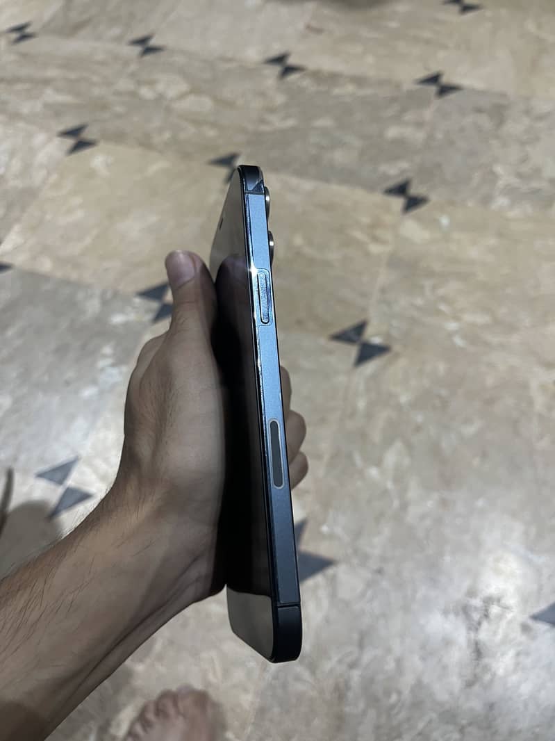 Apple iPhone 12 Pro Max 2