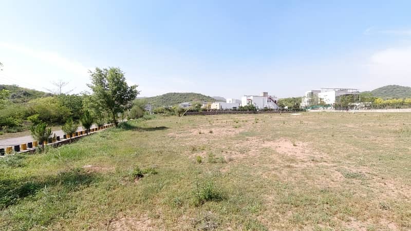 5 Kanal Dead End Corner, Solid & Level Plot For Sale 0