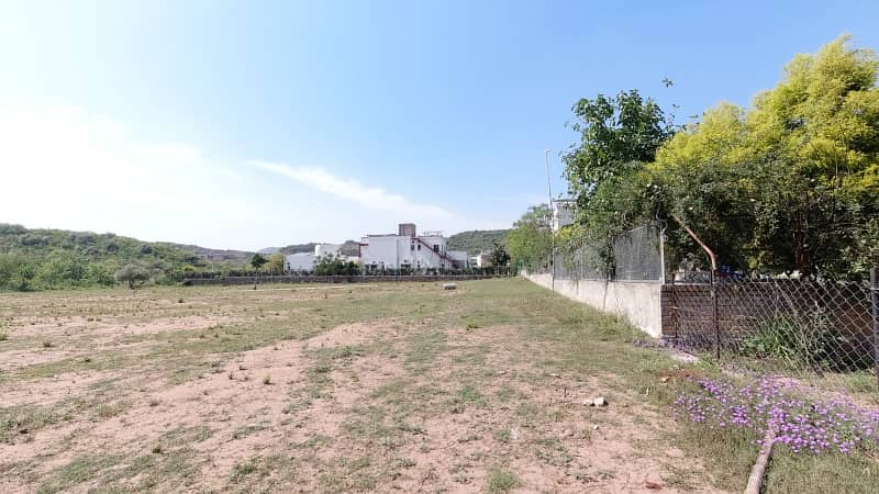 5 Kanal Dead End Corner, Solid & Level Plot For Sale 4