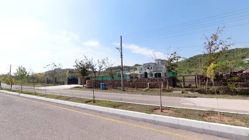 5 Kanal Dead End Corner, Solid & Level Plot For Sale 6