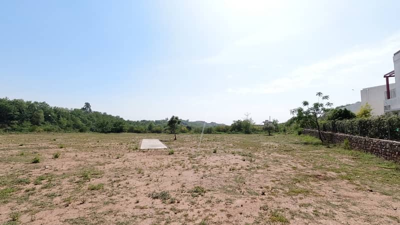 5 Kanal Dead End Corner, Solid & Level Plot For Sale 7