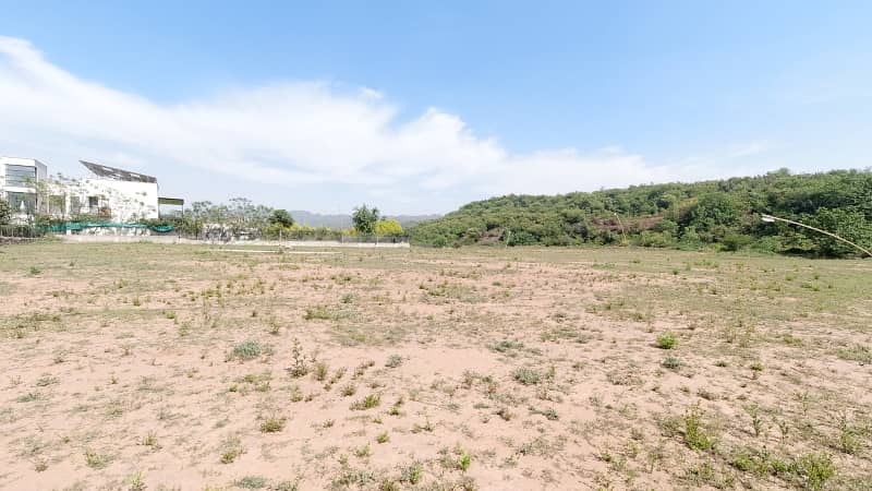 5 Kanal Dead End Corner, Solid & Level Plot For Sale 16