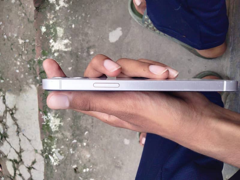 Apple iPhone 12 2