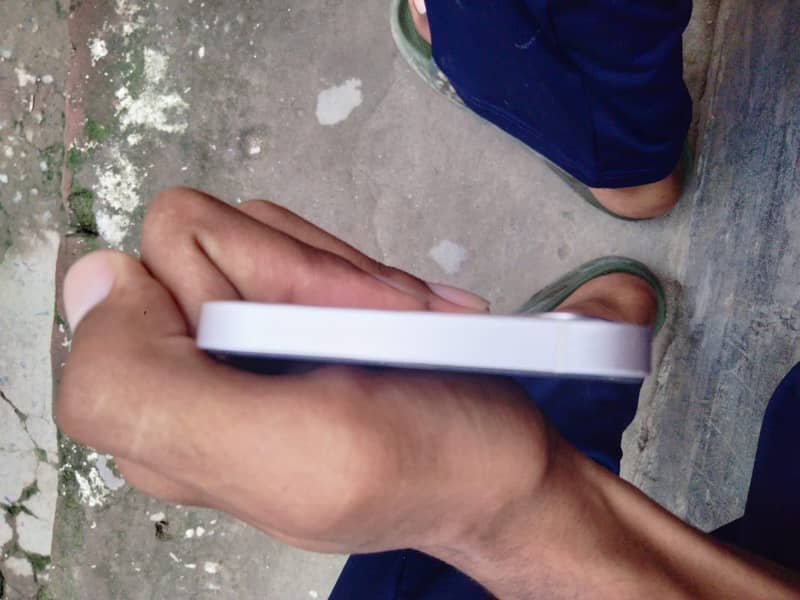 Apple iPhone 12 5