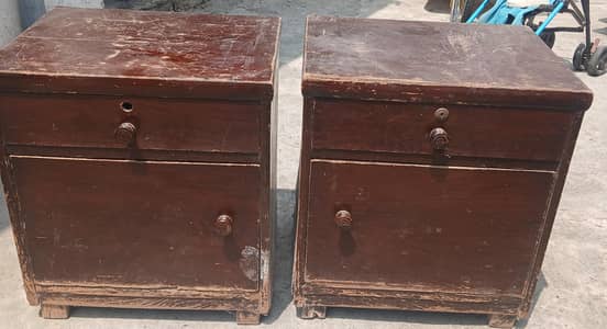 2 Side Tables