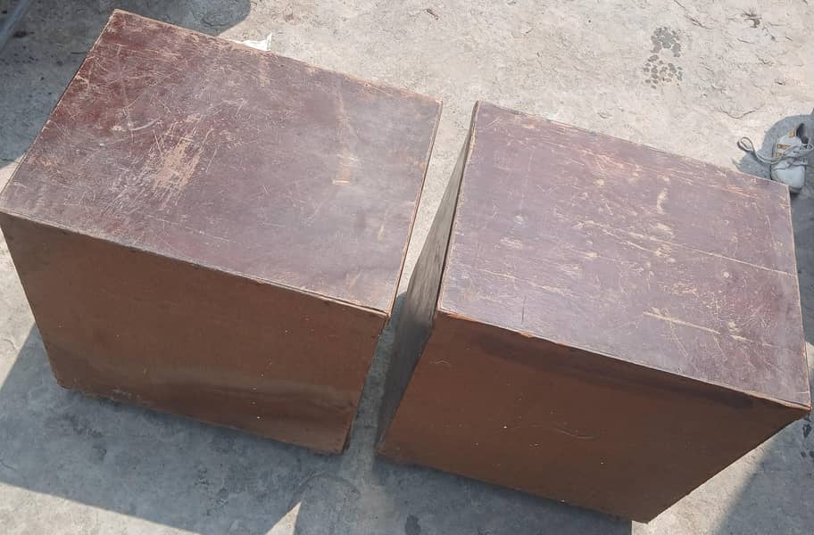 2 Side Tables 1