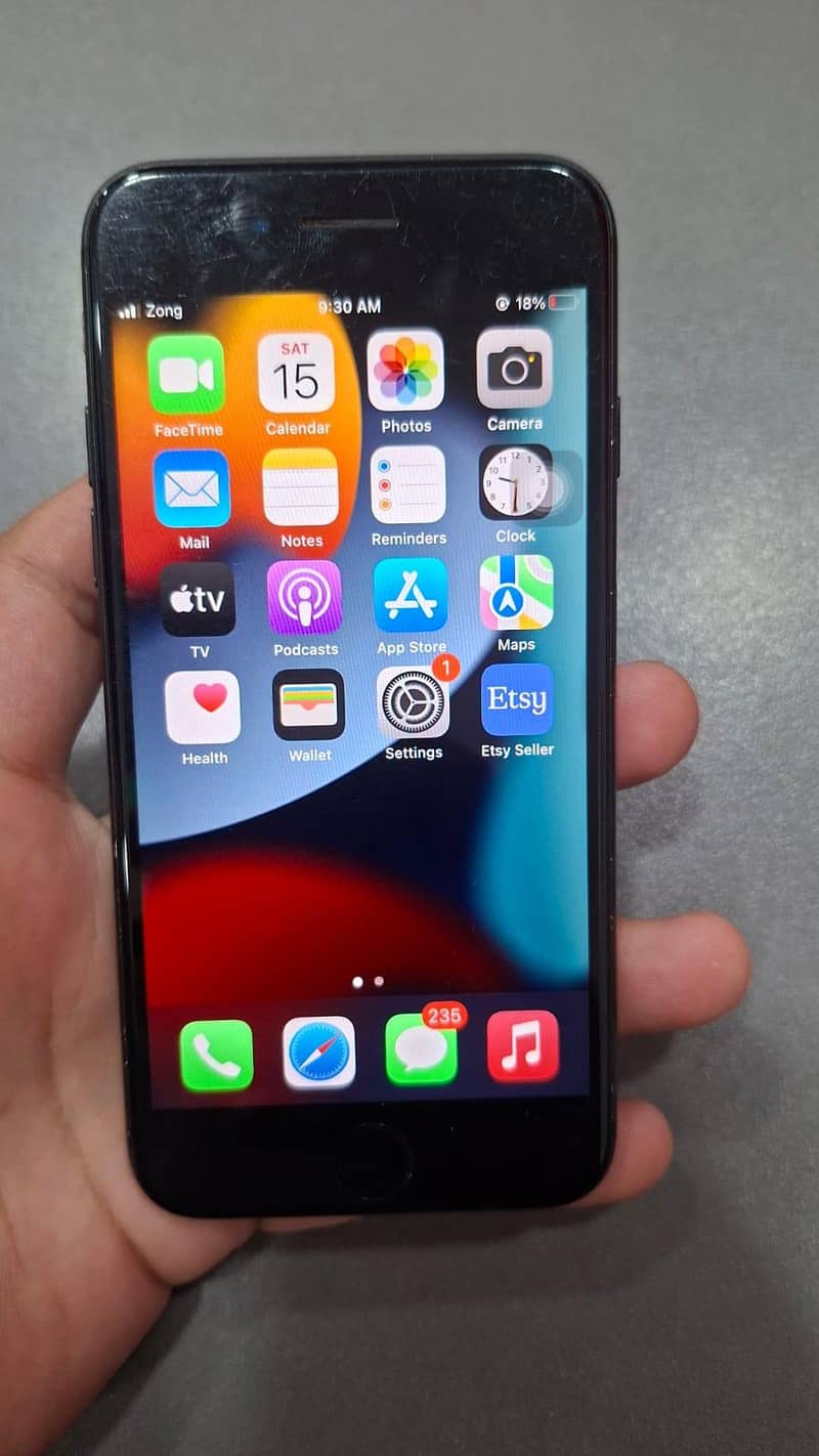 Apple iPhone 7 0