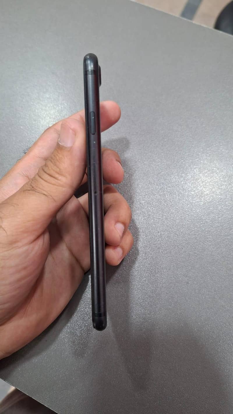 Apple iPhone 7 4