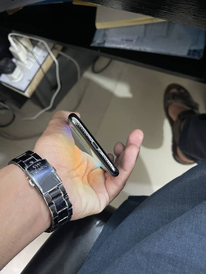 Apple iPhone X 3