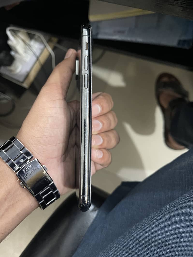 Apple iPhone X 6