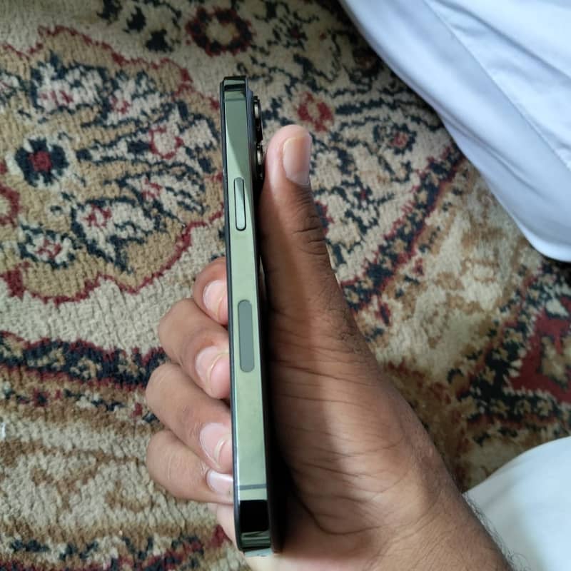 Apple iPhone 13 Pro 3