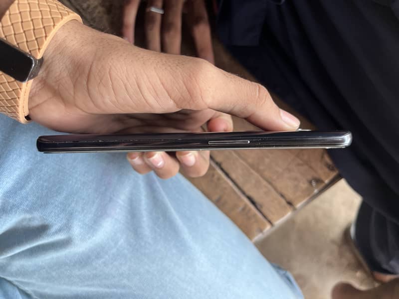 One Plus 9 5G 4