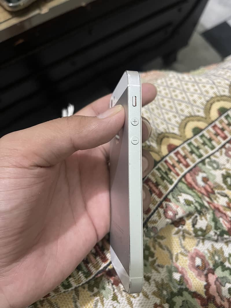 Apple iPhone 5s 3