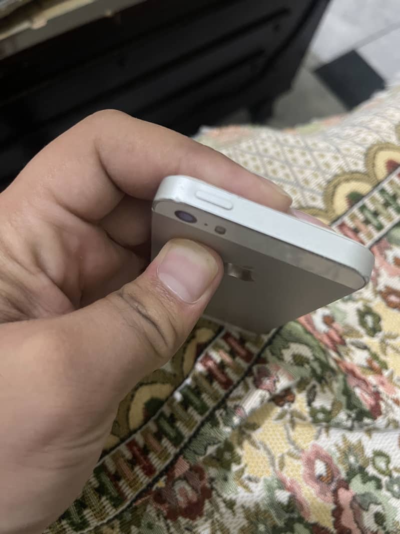 Apple iPhone 5s 4