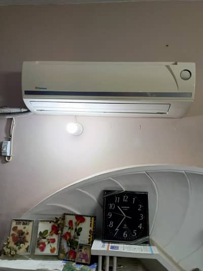 1.5 ton split AC non inverter excellent offer 10/10 condition