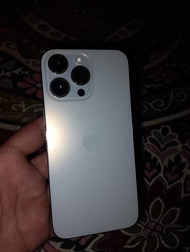 Apple iPhone 14 Pro Max 0