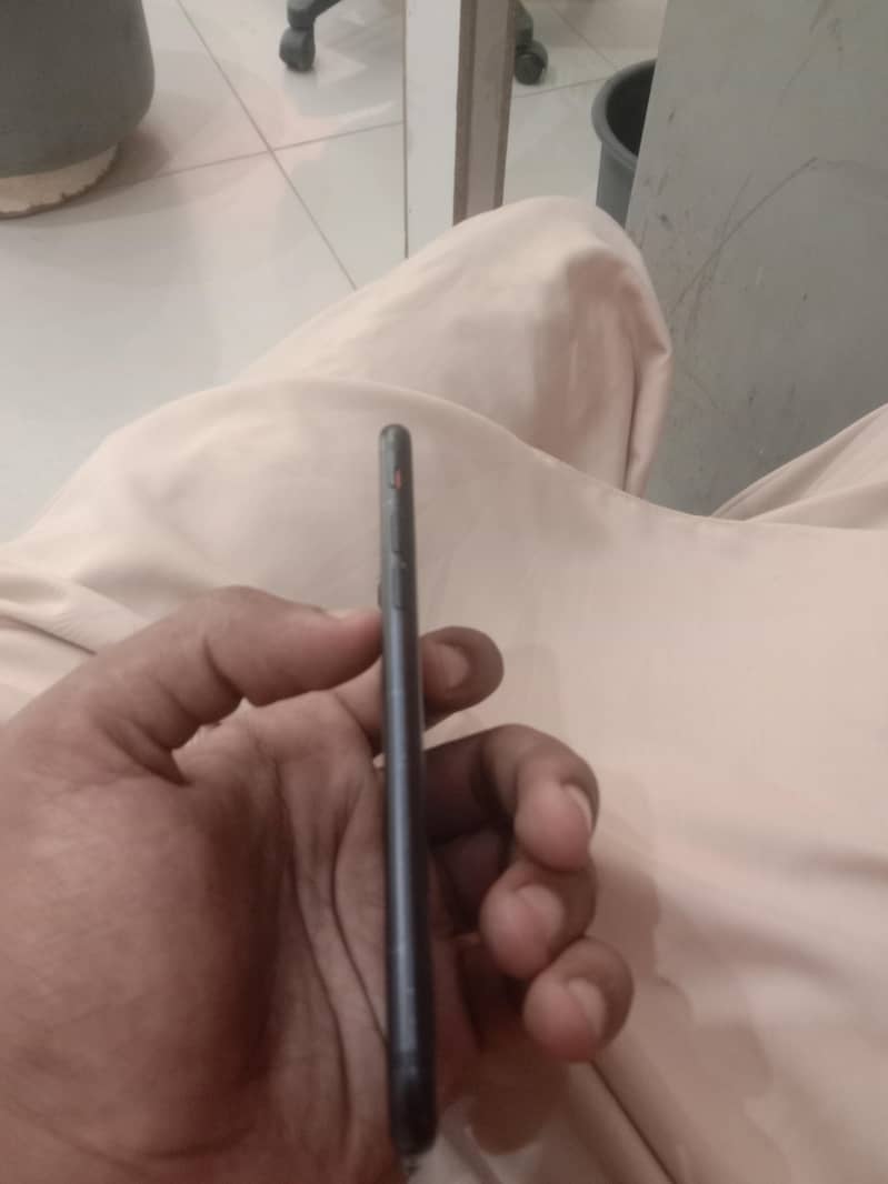 Apple iPhone 7 3