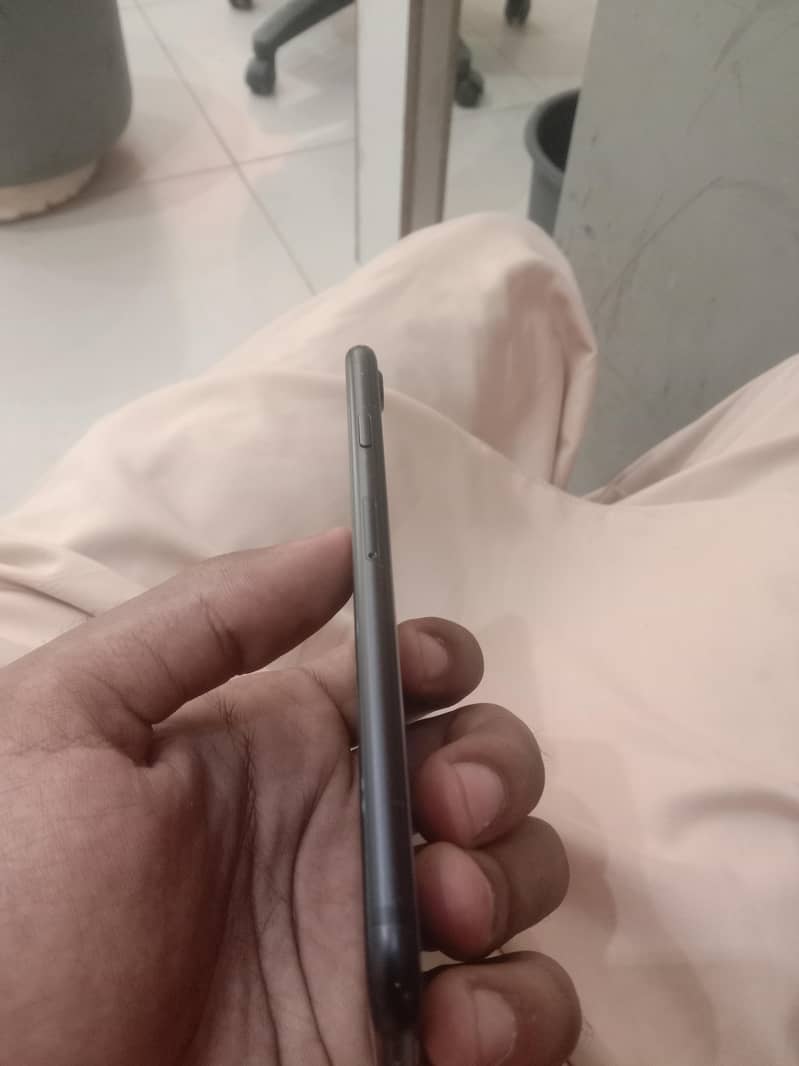 Apple iPhone 7 4