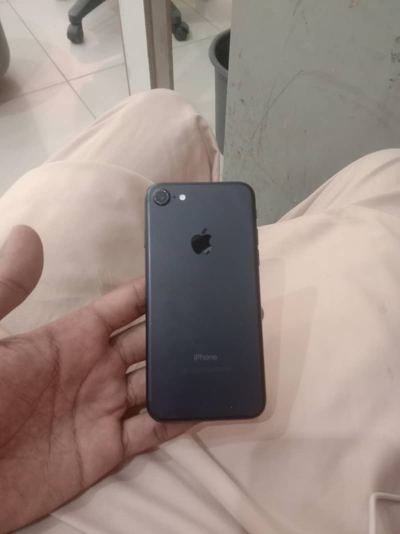 Apple iPhone 7 7