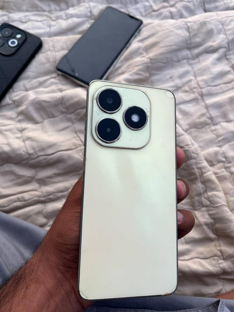 Tecno Spark 20 4