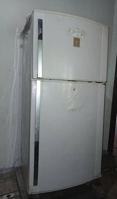 Full size dawlance fridge for sale